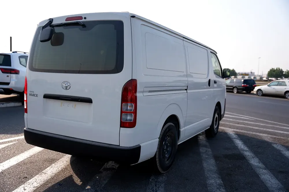 Toyota Hiace Panel Van 2025 GCC Specs Standard roof manual - Image 11