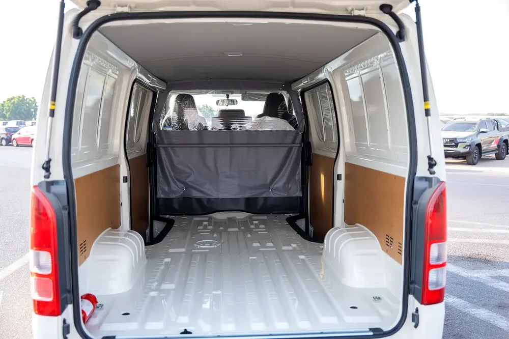 Toyota Hiace Panel Van 2025 GCC Specs Standard roof manual - Image 13