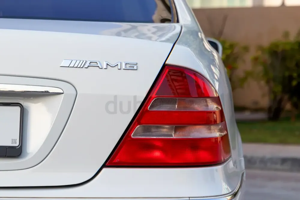 2001 Mercedes S 55 AMG - Image 10