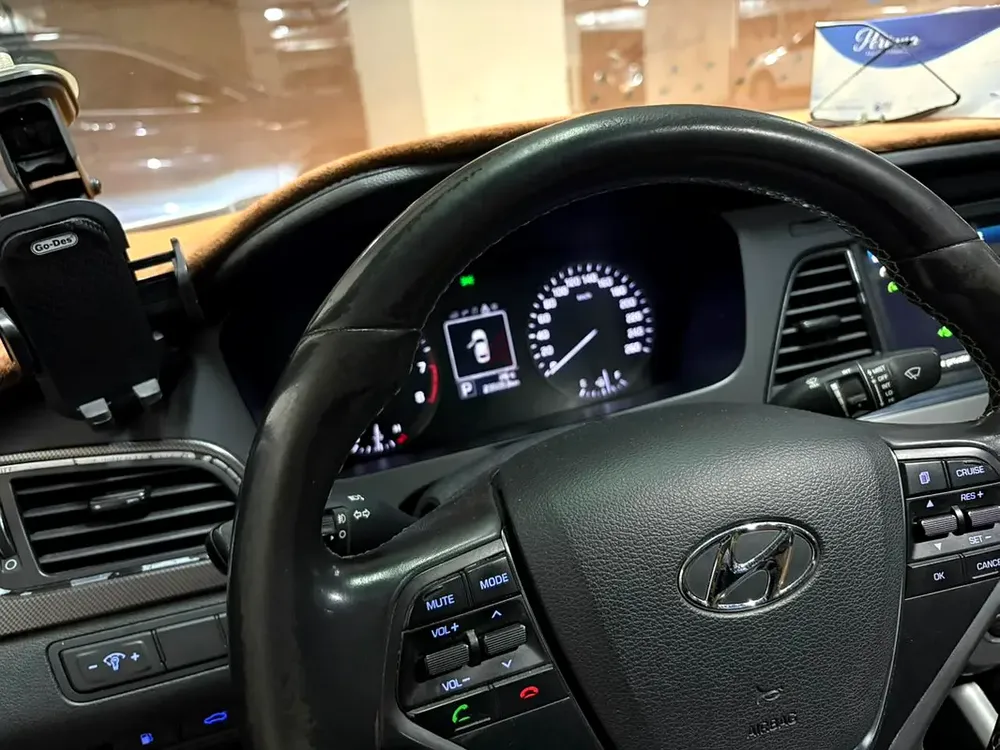 Hyundai Sonata 2015 - GCC Specs - Excellent Condition - Image 7