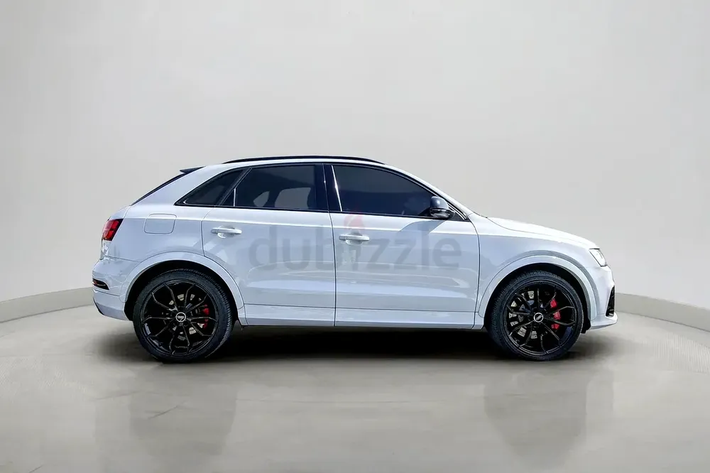 2017 Audi RSQ3 RS Performance 2.5L | Japanese Specifications - Image 4