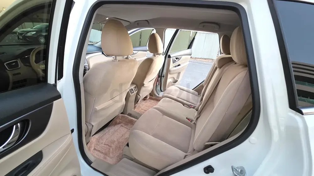 Nissan X-Trail S 2016 GCC Specs Mid Option Low Milege Well Maintained - Image 17