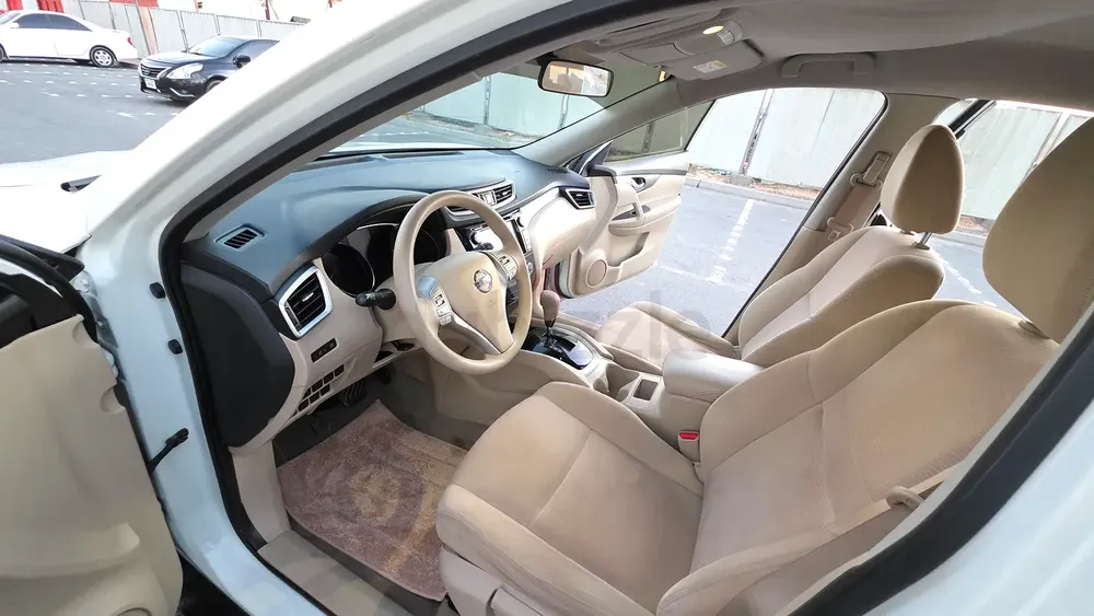 Nissan X-Trail S 2016 GCC Specs Mid Option Low Milege Well Maintained - Image 18