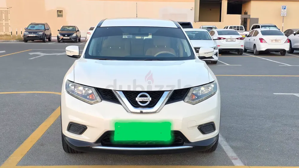 Nissan X-Trail S 2016 GCC Specs Mid Option Low Milege Well Maintained - Image 5