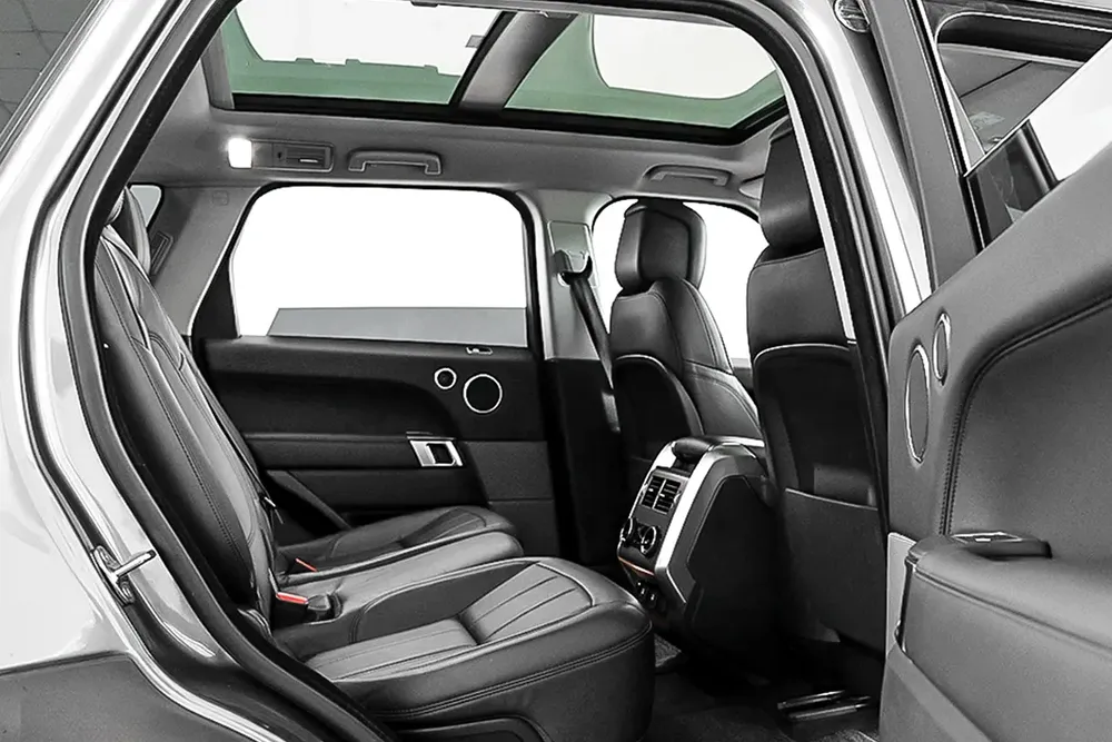 2,580 AED / 60 month’s | 0% DP | 2019 Range Rover Sport HSE / Full-Service History - Image 13