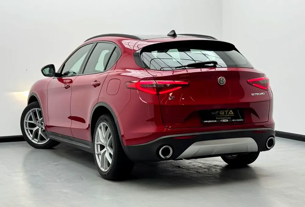 2020 Alfa Romeo Stelvio Q4 Super, 1 Year warranty, Alfa Service History, Excellent Condition, GCC - Image 4
