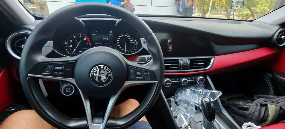 2018 Alfa Romeo Giulia - Image 10