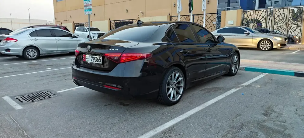 2018 Alfa Romeo Giulia - Image 4