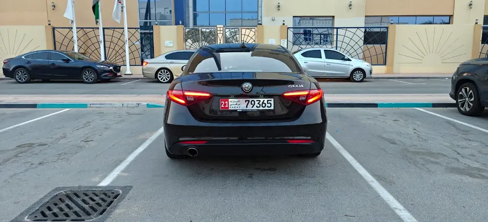 2018 Alfa Romeo Giulia - Image 5