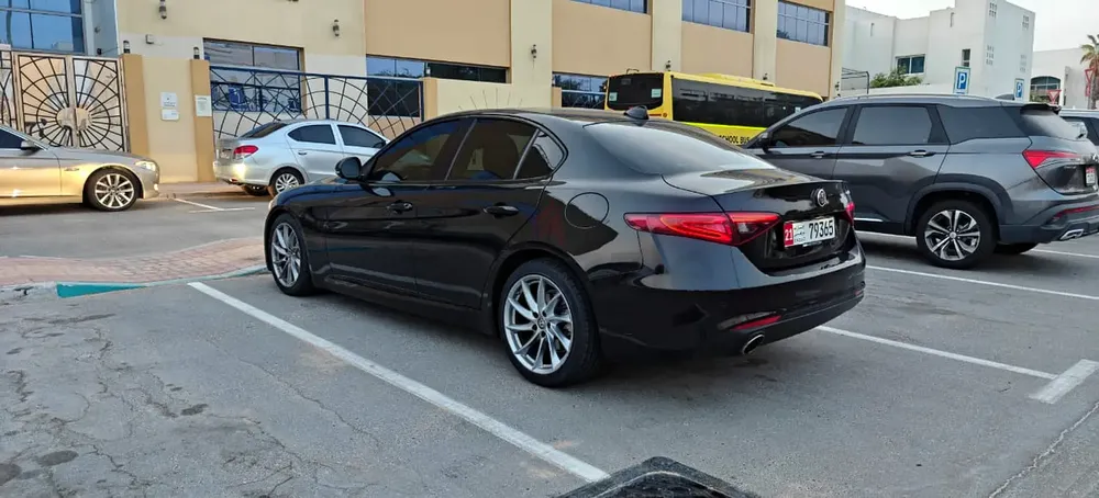 2018 Alfa Romeo Giulia - Image 6