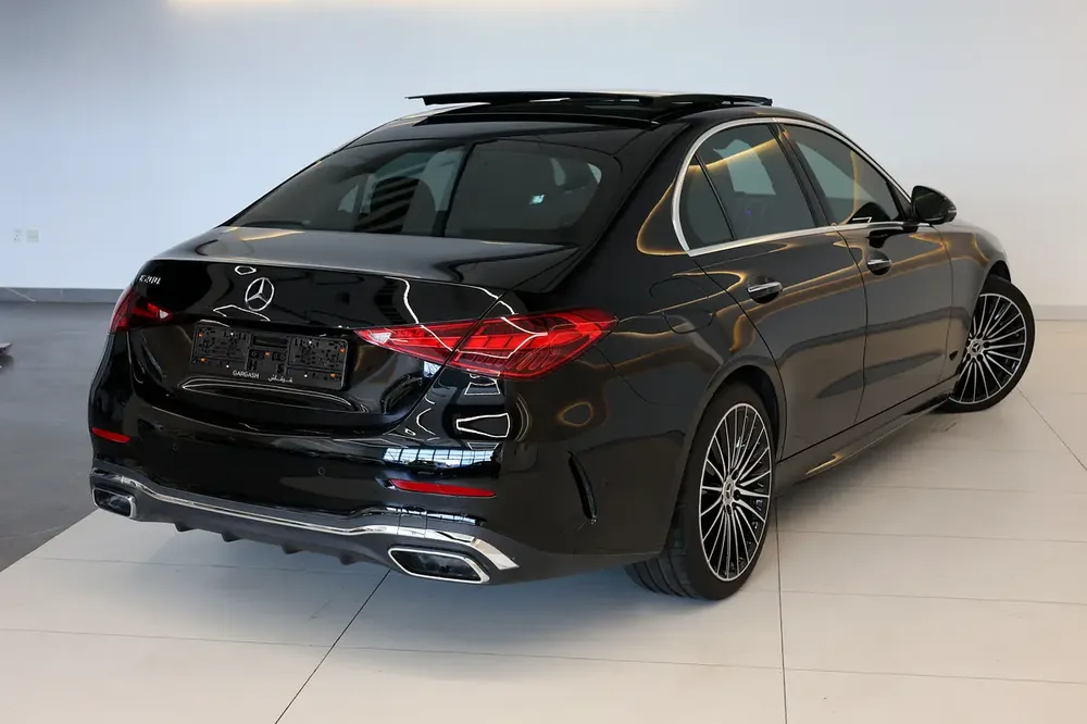 2025 Mercedes-Benz C-Class C200 -3900KM- GCC Specs - UNDER WARRANTY & SERVICE-Brand New! - Image 6
