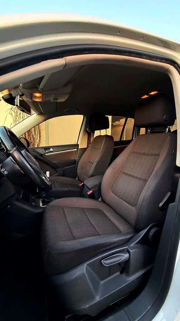2016 Volkswagen Tiguan Sport 2.0 TSI 4Motion GCC Specs, No accident, well maintained, - Image 11