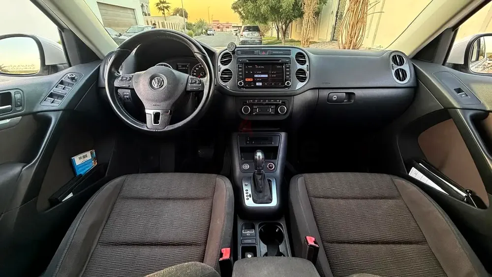2016 Volkswagen Tiguan Sport 2.0 TSI 4Motion GCC Specs, No accident, well maintained, - Image 14