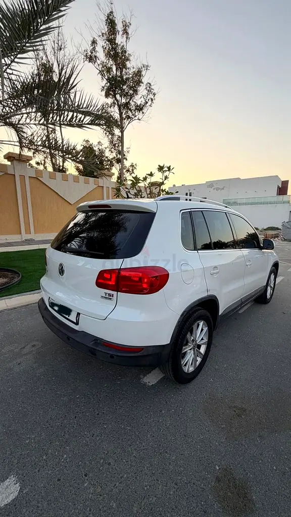 2016 Volkswagen Tiguan Sport 2.0 TSI 4Motion GCC Specs, No accident, well maintained, - Image 8