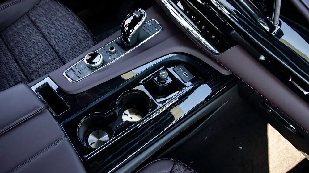 Cadillac Escalade V-Series 6.2L SUPERCHARGED V8 4WD | 2024 | For Export Only - Image 15