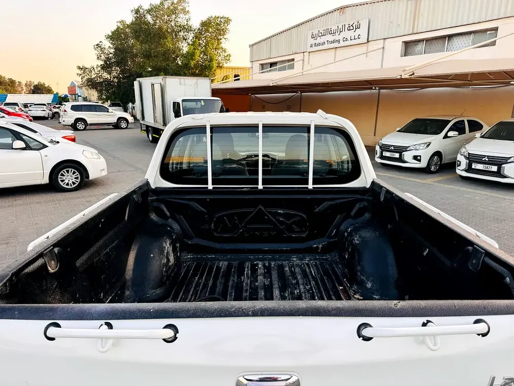 Mitsubishi L200 // 4 Wd drive //I HAVE 3 PES SAME  // Gcc space // Model 2016 // petrol - Image 7