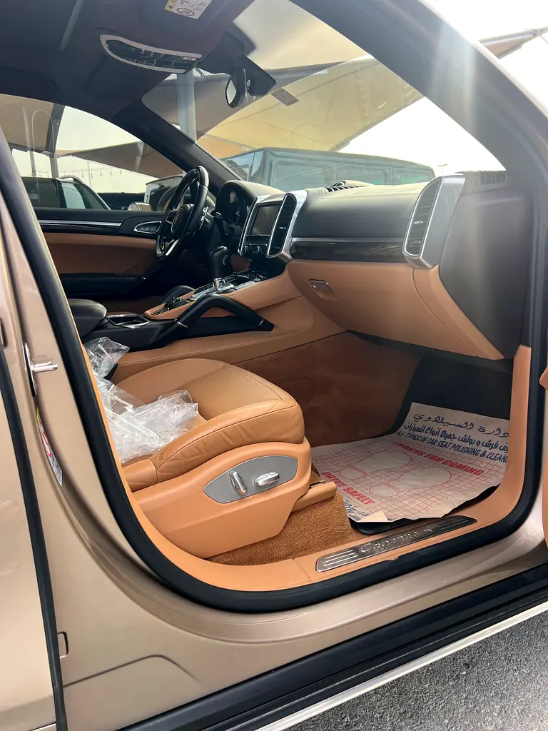 Porsche Cayenne S 2015 - GCC Specs - Excellent Condition - Image 10