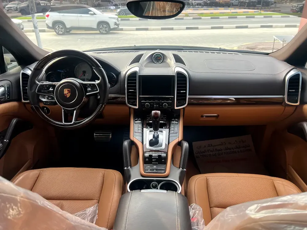 Porsche Cayenne S 2015 - GCC Specs - Excellent Condition - Image 11