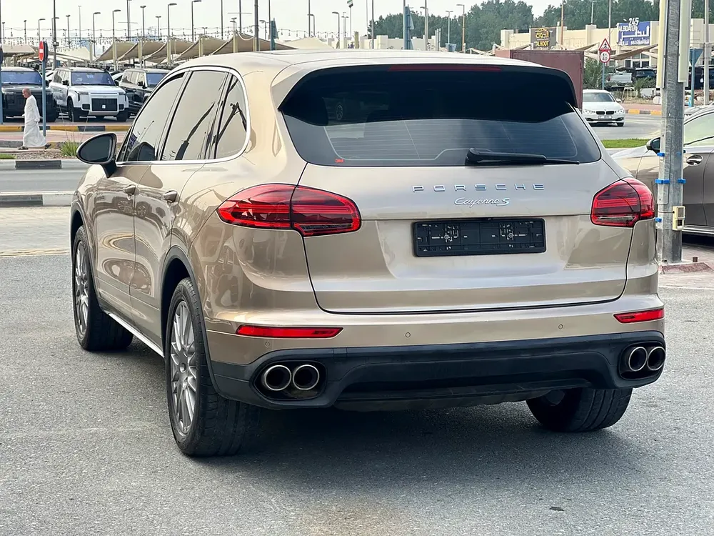 Porsche Cayenne S 2015 - GCC Specs - Excellent Condition - Image 5