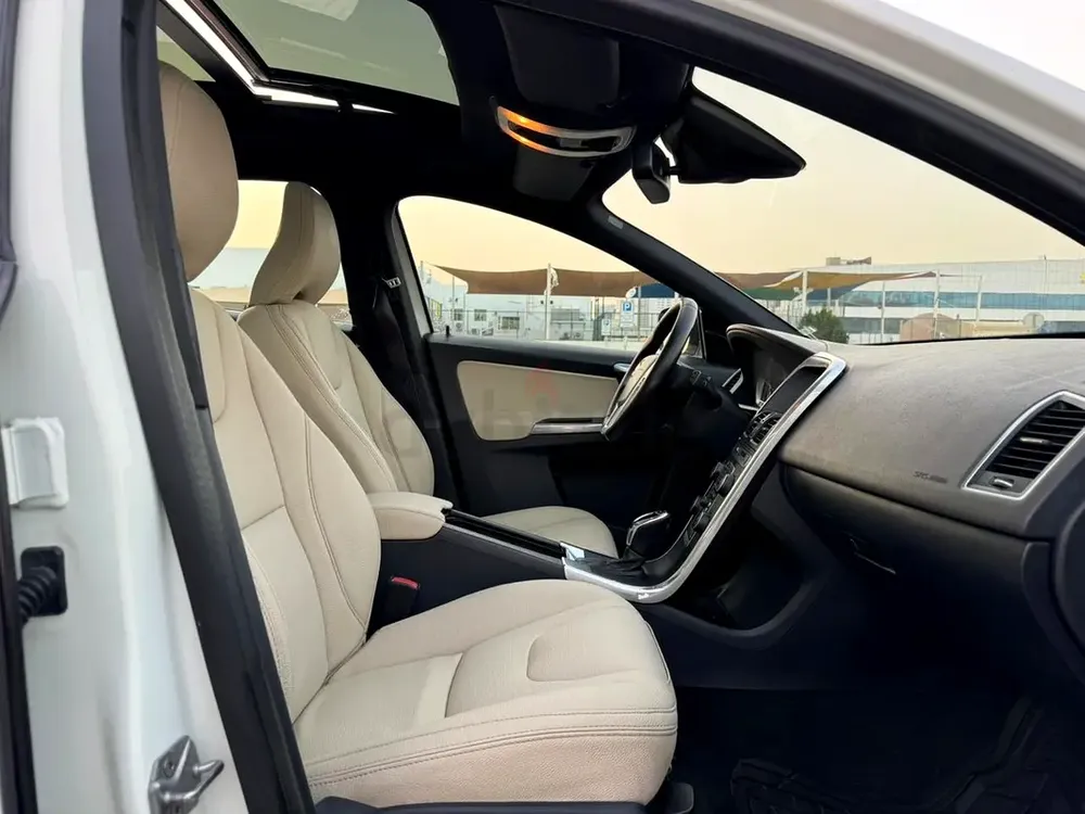 2014 Volvo XC60 GCC Specs | Clean  Comfortable SUV - Image 9