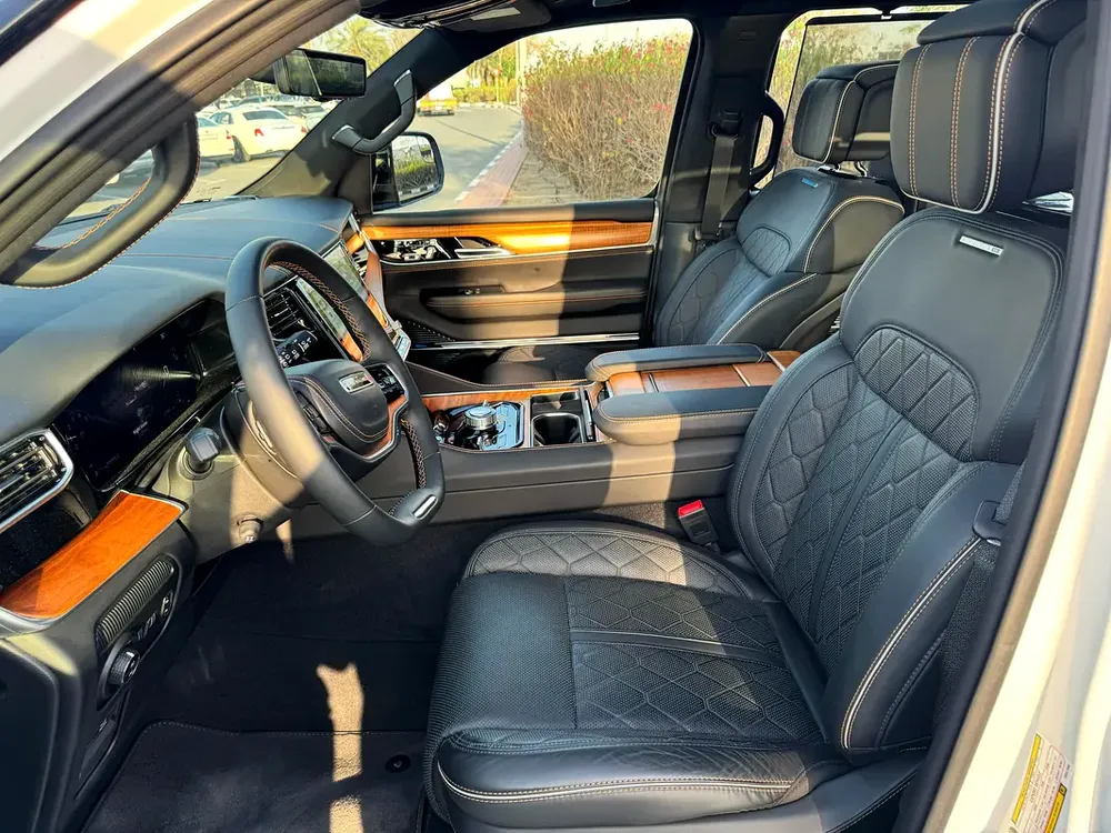 **2023**GCC SPEC UNDER WARRANTY - Image 4