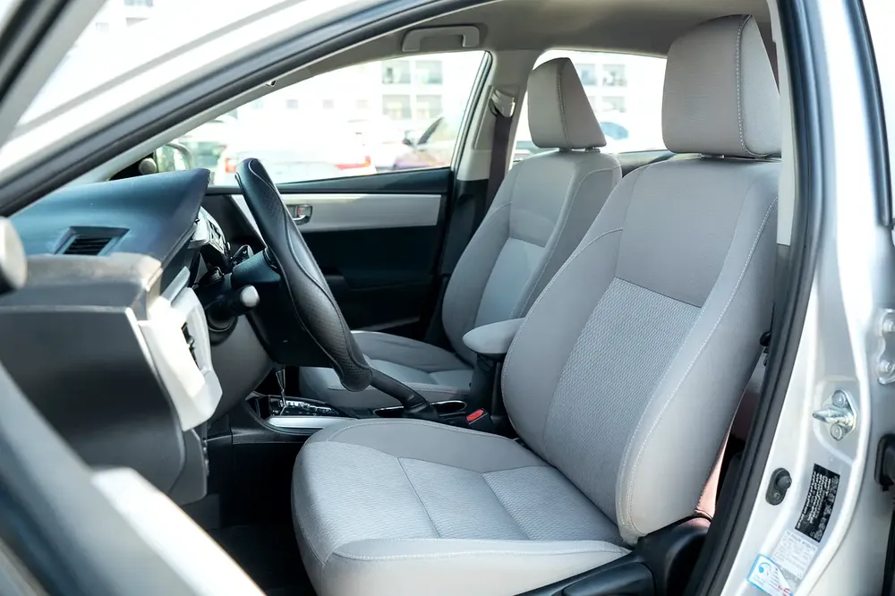 TOYOTA COROLLA 2.0 MODEL 2015 SE PLUS GCC 157000 KM PERFECT CONDITIONS - Image 10