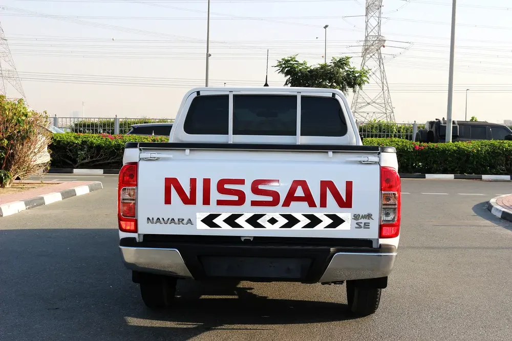 NISSAN NAVARA 2019 FULL AUTOMATC PETROL GCC - Image 6
