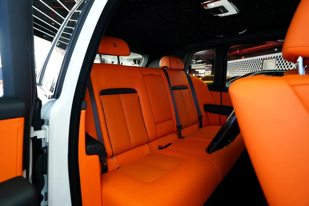 SILVER BADGE | STARLIGHT | REAR ENTERTAINMENT | BESPOKE AUDIO | WARRANTY AVAILABLE - Image 9