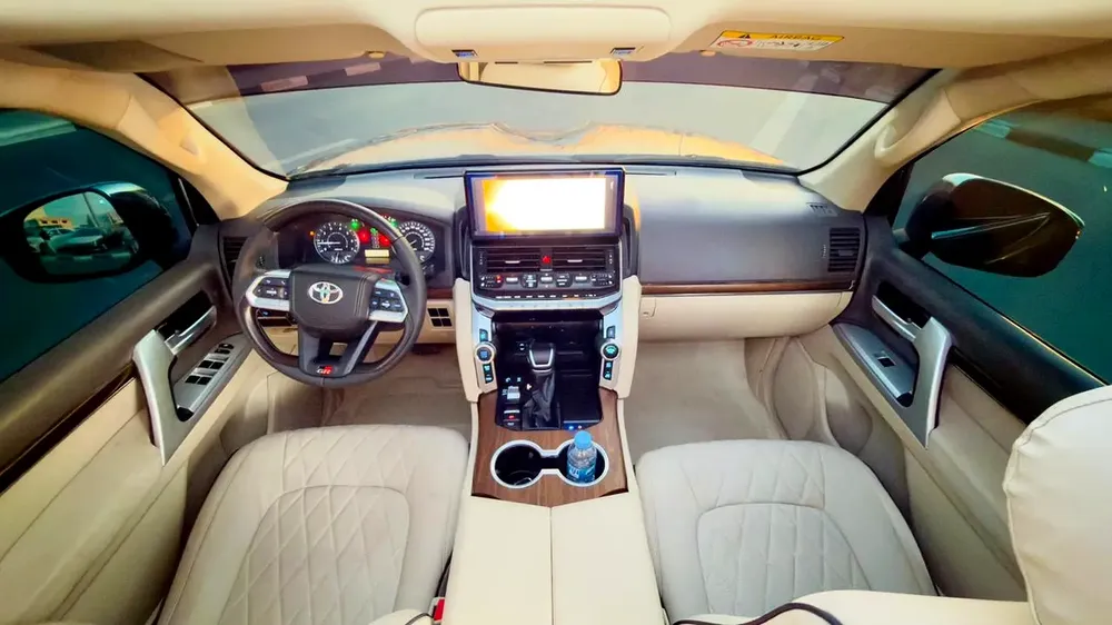 Toyota Land Cruiser GXR 2019 modified to LC300 2025 - Image 9