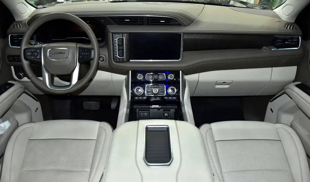 AED 3,867 EMi at 0% DP | GMC Yukon Denali ( 2023 Model ) in Black Color GCC Specs - Image 12