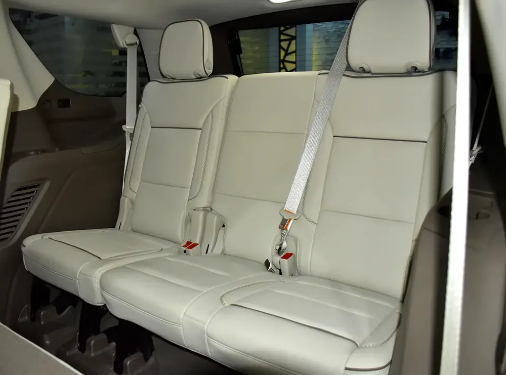 AED 3,867 EMi at 0% DP | GMC Yukon Denali ( 2023 Model ) in Black Color GCC Specs - Image 19