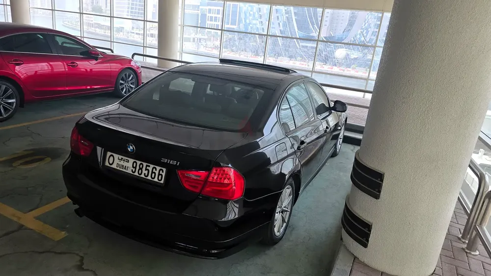 BMW 316i GCC Full Option | Original Paint | No Major Accidents - Image 5