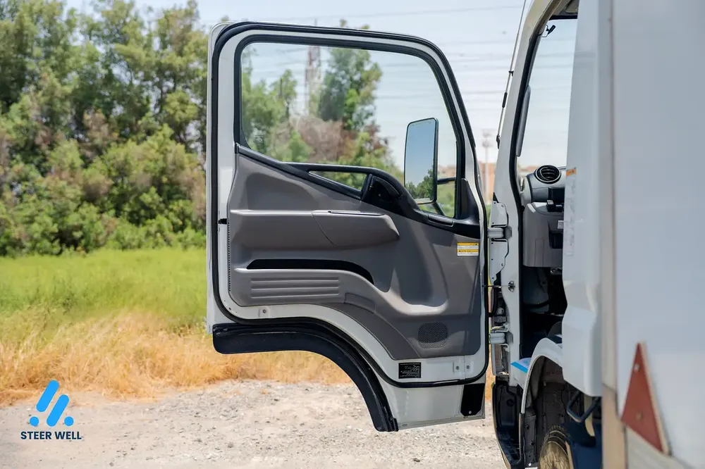 2022 Mitsubishi Canter 4P10 | Diesel Manual | GCC Specs | Commercial Utility Truck - Image 12
