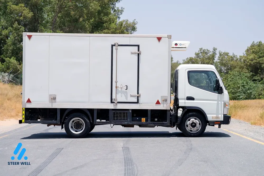 2022 Mitsubishi Canter 4P10 | Diesel Manual | GCC Specs | Commercial Utility Truck - Image 4