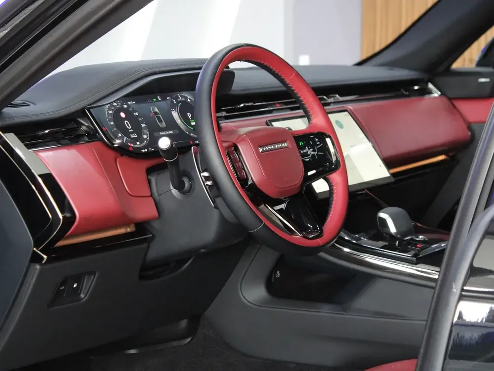 2025 Land Rover Range Rover Sport P510e First Edition for 399,000.00 AED - Image 8