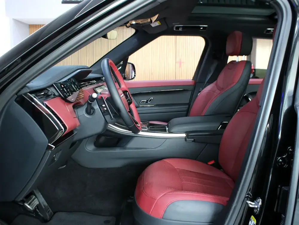 2025 Land Rover Range Rover Sport P510e First Edition for 399,000.00 AED - Image 9