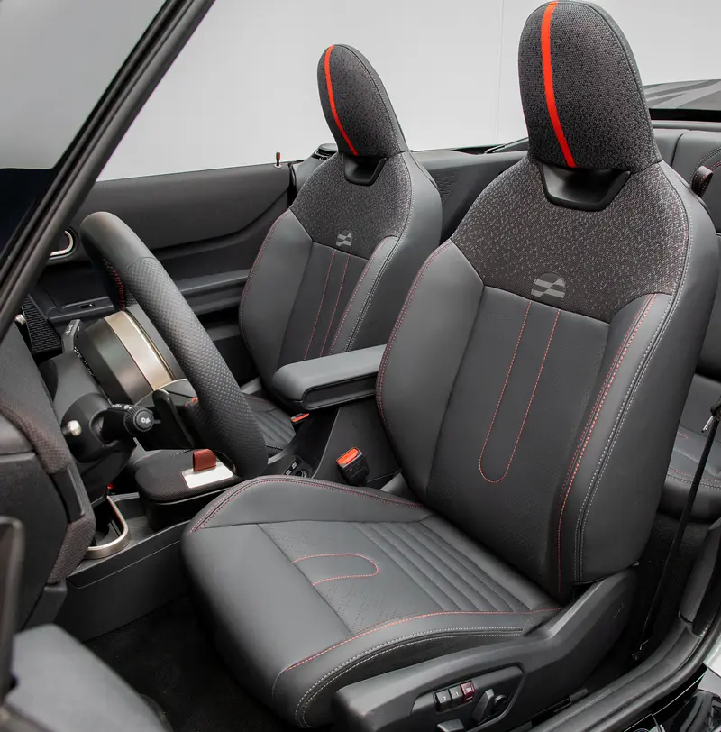 Low Mileage • FDSH • Mini Warranty + Service Contract • GCC - Image 10