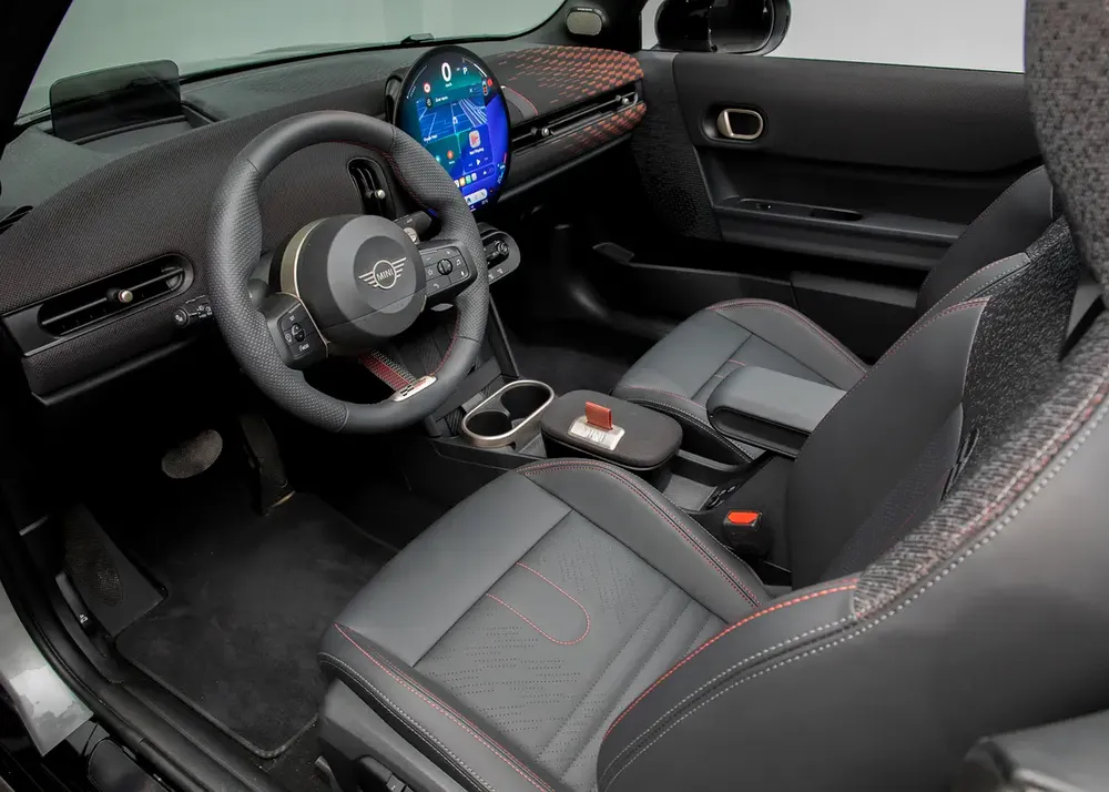 Low Mileage • FDSH • Mini Warranty + Service Contract • GCC - Image 11