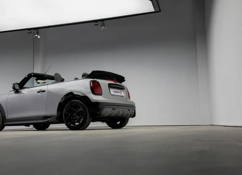 Low Mileage • FDSH • Mini Warranty + Service Contract • GCC - Image 20
