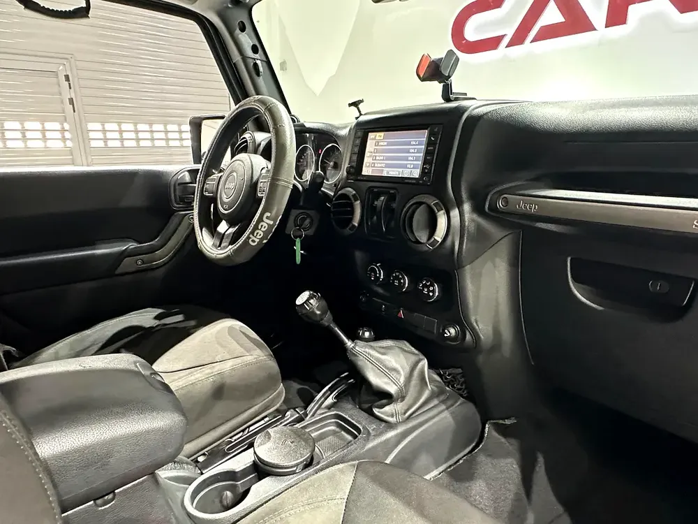 Jeep Wrangler Sports 2014/Manual Transmission/GCC - Image 17