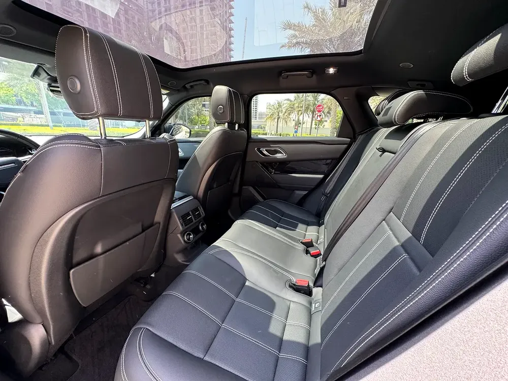 2022 | LAND ROVER VELAR P250 R-DYNAMIC  SE  | GCC | AGENCY WARRANTY & SERVICED | ACCIDENT FREE - Image 11