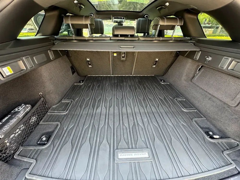 2022 | LAND ROVER VELAR P250 R-DYNAMIC  SE  | GCC | AGENCY WARRANTY & SERVICED | ACCIDENT FREE - Image 12