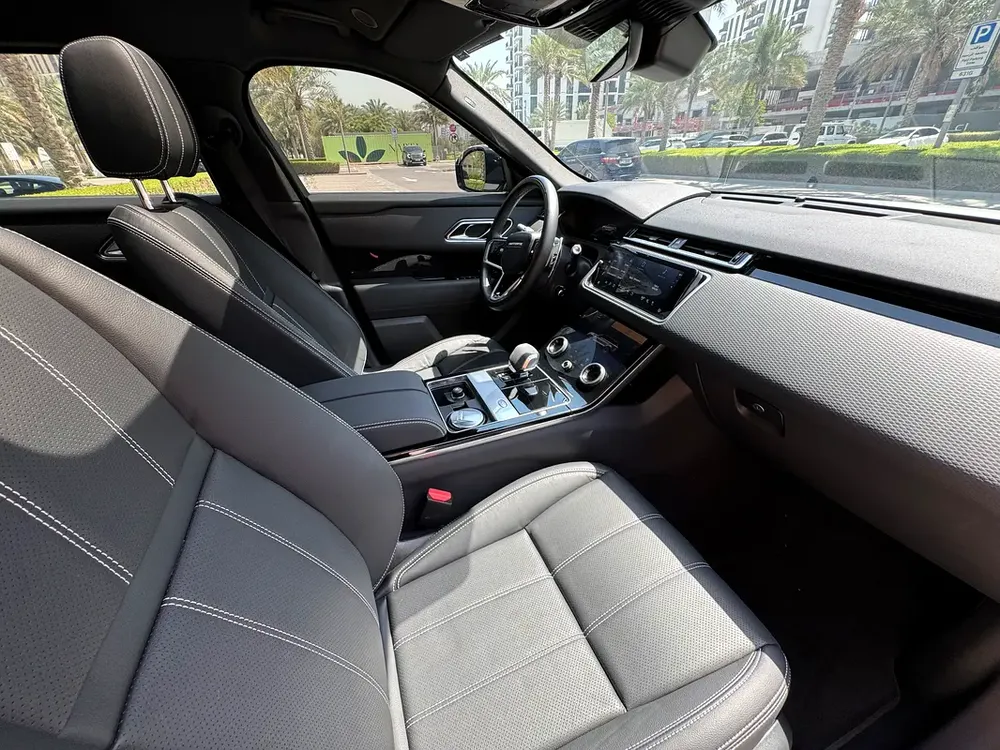 2022 | LAND ROVER VELAR P250 R-DYNAMIC  SE  | GCC | AGENCY WARRANTY & SERVICED | ACCIDENT FREE - Image 13