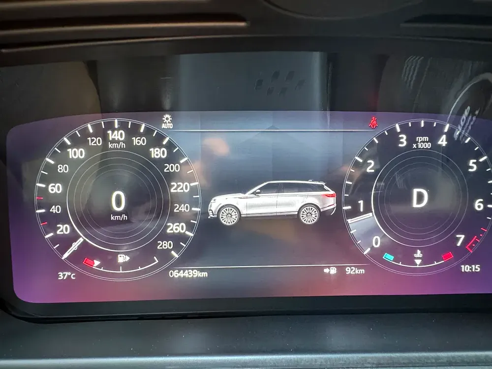 2022 | LAND ROVER VELAR P250 R-DYNAMIC  SE  | GCC | AGENCY WARRANTY & SERVICED | ACCIDENT FREE - Image 14