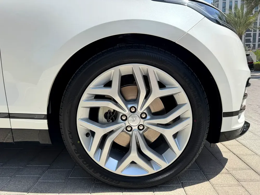 2022 | LAND ROVER VELAR P250 R-DYNAMIC  SE  | GCC | AGENCY WARRANTY & SERVICED | ACCIDENT FREE - Image 18
