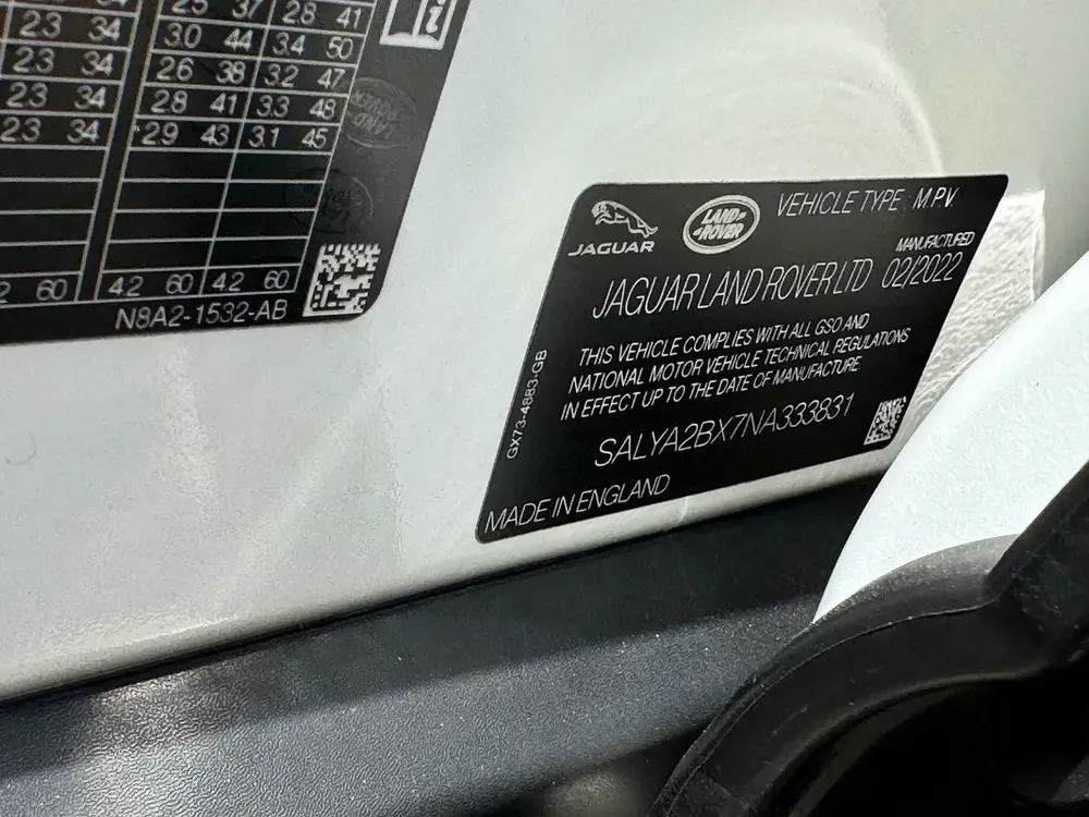2022 | LAND ROVER VELAR P250 R-DYNAMIC  SE  | GCC | AGENCY WARRANTY & SERVICED | ACCIDENT FREE - Image 19