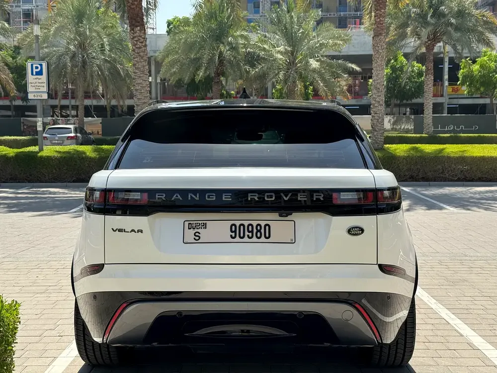 2022 | LAND ROVER VELAR P250 R-DYNAMIC  SE  | GCC | AGENCY WARRANTY & SERVICED | ACCIDENT FREE - Image 8