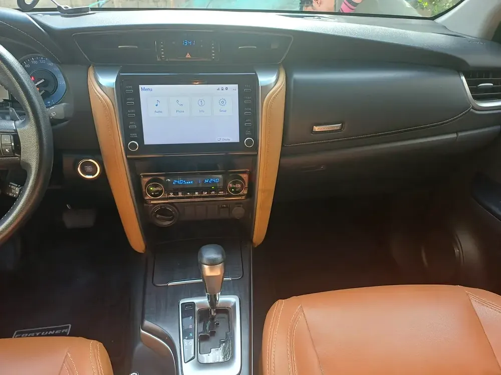 Toyota Fortuner 2023 GXR GCC | Excellent Condition | Low KM | Family SUV - Image 16