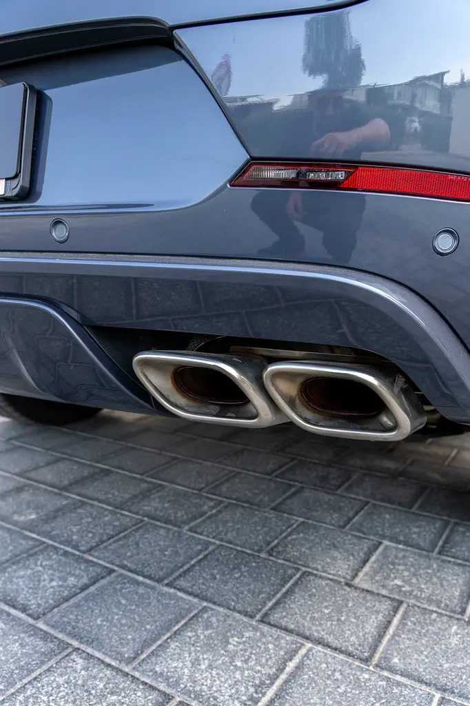 2023 Range Rover Sport | First Edition | GCC Specs | Warranty and Service | 2 Keys - Image 9