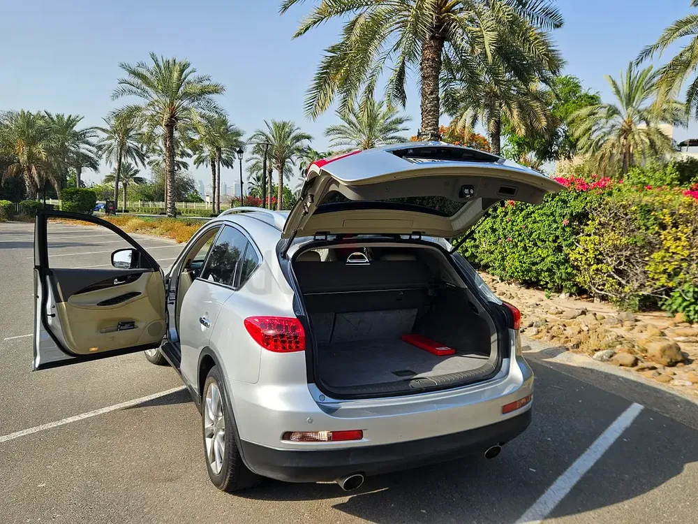 Infiniti QX50 Luxury 2015 3.7L V6 | GCC Specs | Lady Expat Owner | EXCELLENT condition - Image 10